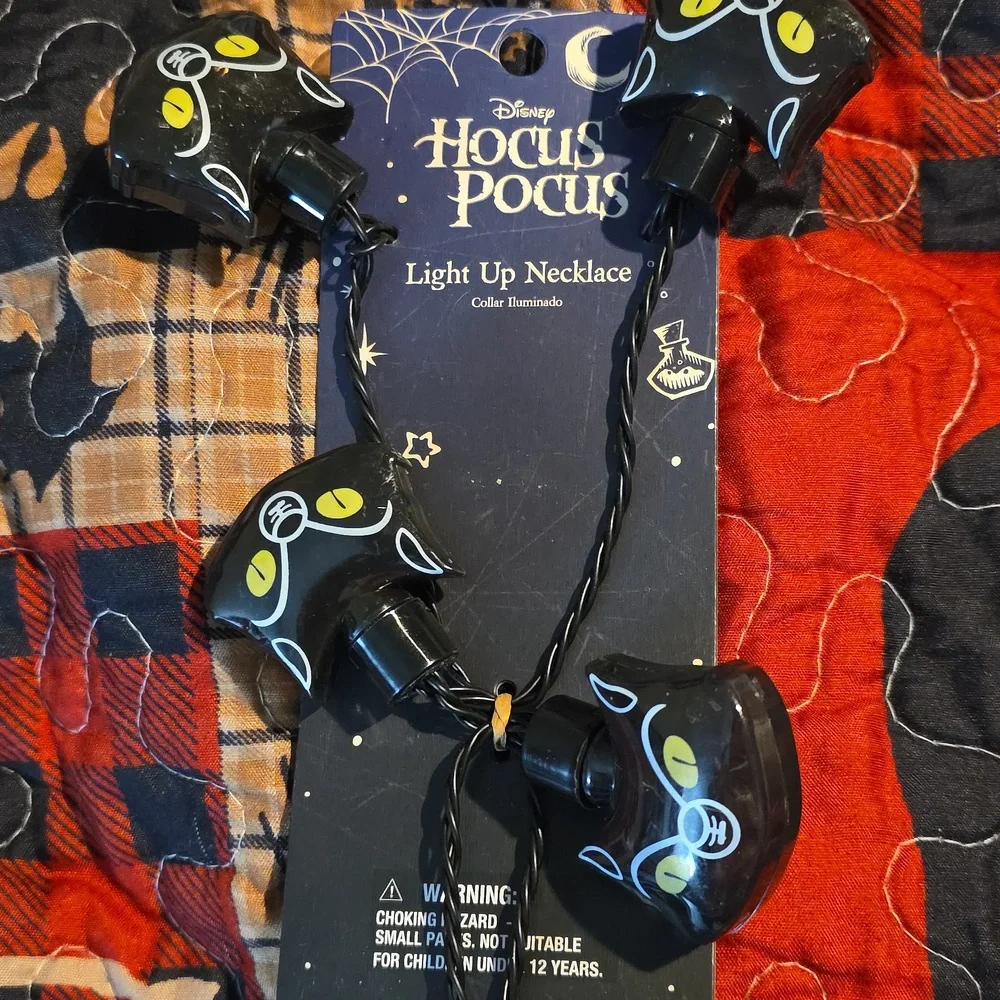 Disney Hocus Pocus Black Cat Light-Up Necklace